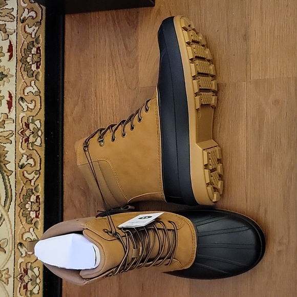 Goodfellow tan black waterproof duck boots lace up size 7 New w/tags MSRP…$45 - Picture 2 of 10